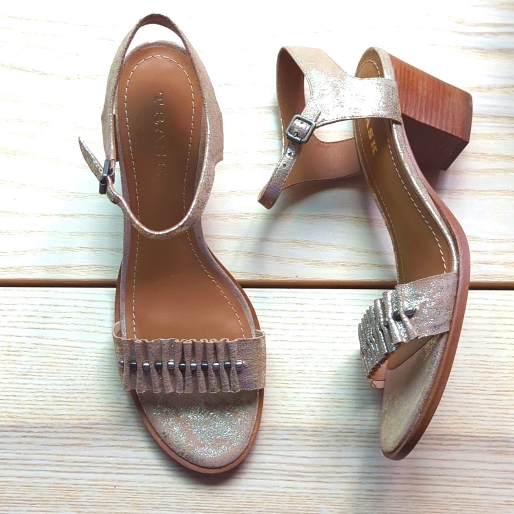 🆕🌿TRASK GOLD SANDALS🌿 - Picture 2 of 8